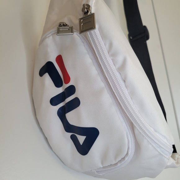 FILA White Waistbag Fannypack - Picture 2 of 4